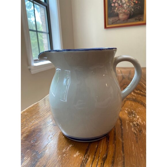 VINTAGE STONEWARE COUNTRY FARMHOUSE PITCHER-VASE w/BLUE RIM & BANDS - Picture 4 of 6
